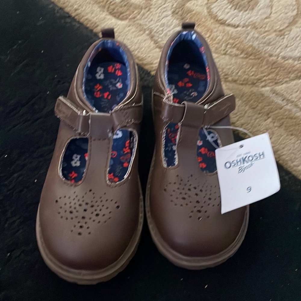 Brown Saddle shoes